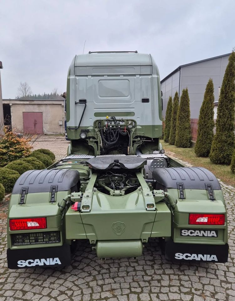 Scania R410 - Nyergesvontató: 5 kép. Scania R410 - Nyergesvontató: 5 kép.