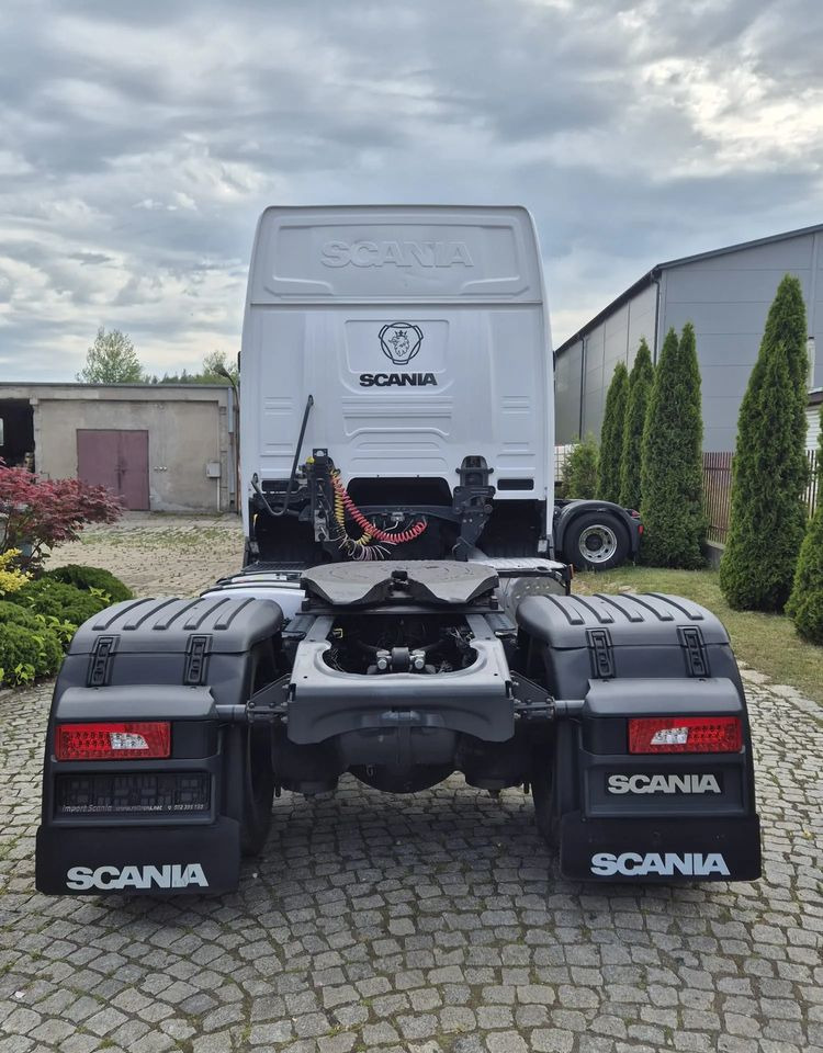 Scania R410 - Nyergesvontató: 5 kép. Scania R410 - Nyergesvontató: 5 kép.