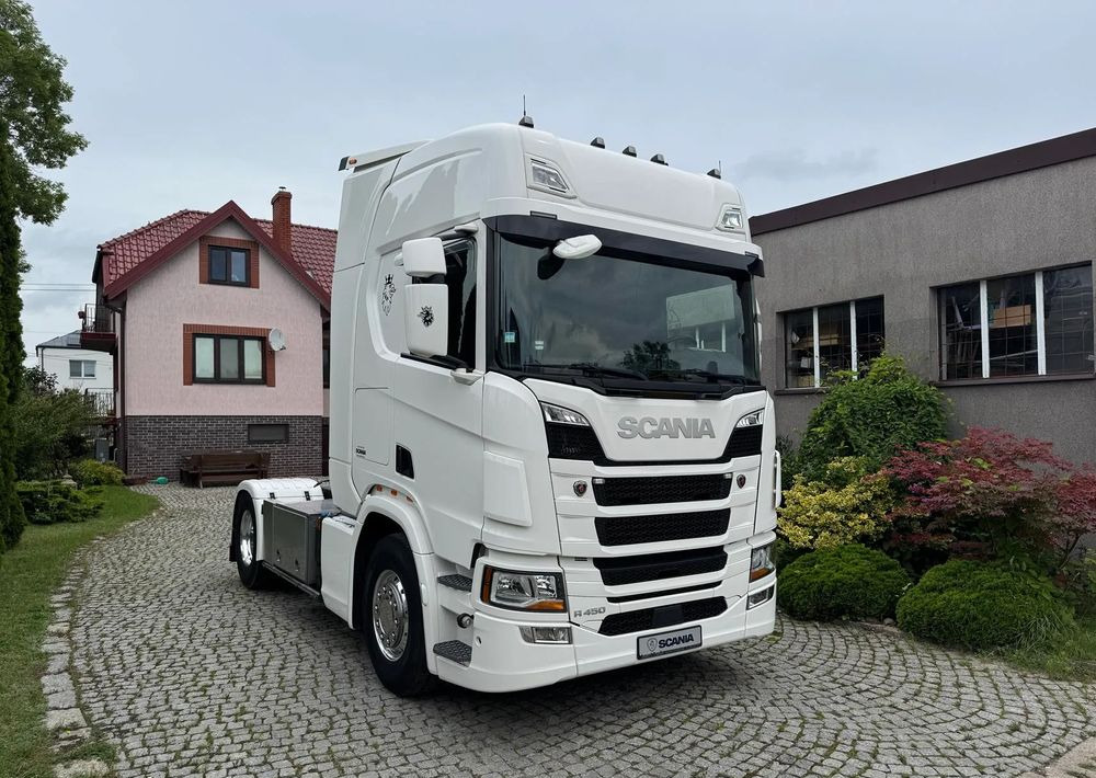 Scania R450 - Nyergesvontató: 3 kép. Scania R450 - Nyergesvontató: 3 kép.