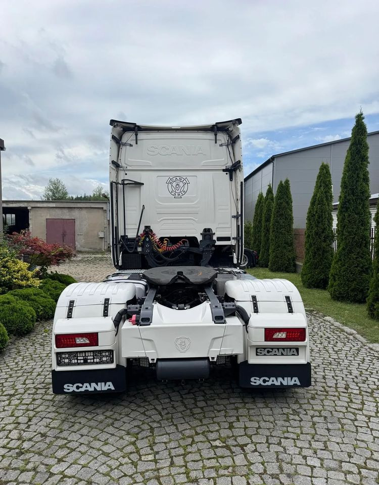 Scania R450 - Nyergesvontató: 5 kép. Scania R450 - Nyergesvontató: 5 kép.