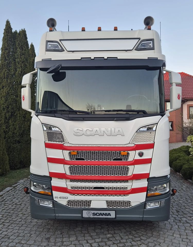Scania R450 - Nyergesvontató: 2 kép. Scania R450 - Nyergesvontató: 2 kép.