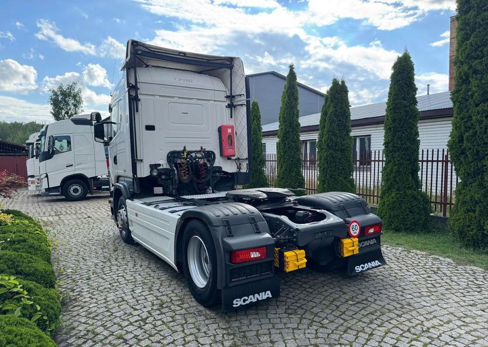 Scania R450 - Nyergesvontató: 4 kép. Scania R450 - Nyergesvontató: 4 kép.
