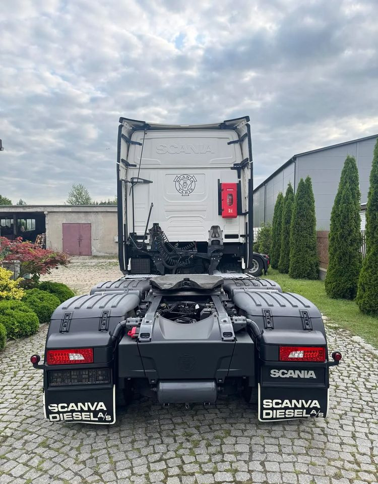 Scania S450 - Nyergesvontató: 5 kép. Scania S450 - Nyergesvontató: 5 kép.