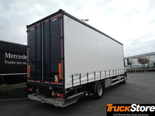 DAF LF 290 LBW 2.5T. - Ponyvás teherautó: 4 kép. DAF LF 290 LBW 2.5T. - Ponyvás teherautó: 4 kép.