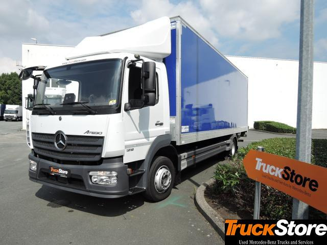Mercedes-Benz Atego 1218 L - Dobozos felépítményű teherautó: 1 kép. Mercedes-Benz Atego 1218 L - Dobozos felépítményű teherautó: 1 kép.