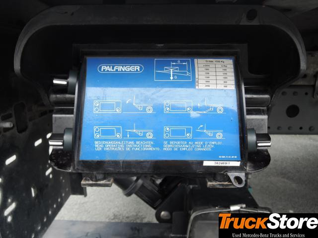 Mercedes-Benz Atego 1218 L nR - Dobozos felépítményű teherautó: 2 kép. Mercedes-Benz Atego 1218 L nR - Dobozos felépítményű teherautó: 2 kép.