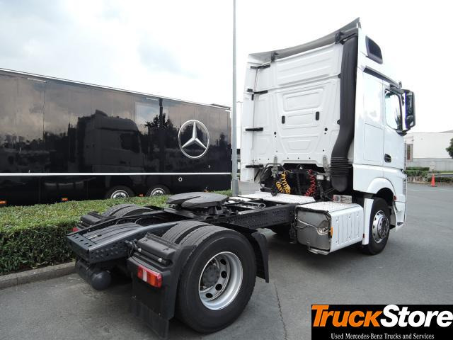 Mercedes-Benz Actros 1843 LS - Nyergesvontató: 4 kép. Mercedes-Benz Actros 1843 LS - Nyergesvontató: 4 kép.
