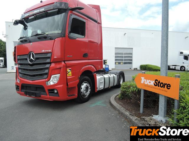 Mercedes-Benz Actros 1845 LS - Nyergesvontató: 1 kép. Mercedes-Benz Actros 1845 LS - Nyergesvontató: 1 kép.