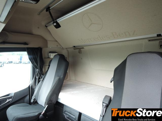 Nyergesvontató Mercedes-Benz Actros 1845 LS: 7 kép.