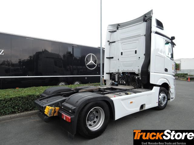 Mercedes-Benz Actros 1845 LS - Nyergesvontató: 4 kép. Mercedes-Benz Actros 1845 LS - Nyergesvontató: 4 kép.