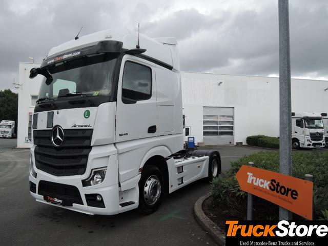 Mercedes-Benz Actros 1845 LS - Nyergesvontató: 1 kép. Mercedes-Benz Actros 1845 LS - Nyergesvontató: 1 kép.