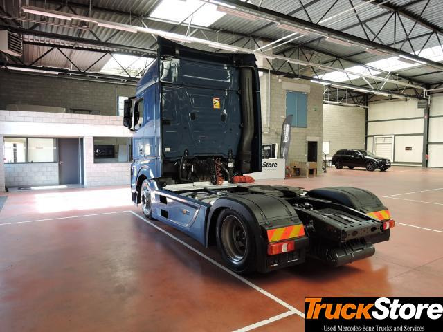 Mercedes-Benz Actros 1845 LS nRL - Nyergesvontató: 5 kép. Mercedes-Benz Actros 1845 LS nRL - Nyergesvontató: 5 kép.