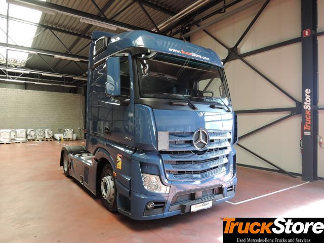 Mercedes-Benz Actros 1845 LS nRL - Nyergesvontató: 3 kép. Mercedes-Benz Actros 1845 LS nRL - Nyergesvontató: 3 kép.