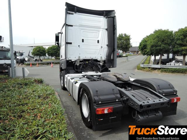 Mercedes-Benz Actros 1851 LS - Nyergesvontató: 5 kép. Mercedes-Benz Actros 1851 LS - Nyergesvontató: 5 kép.