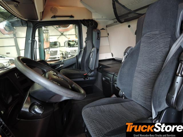 Nyergesvontató Mercedes-Benz Actros 1851 LS: 6 kép.