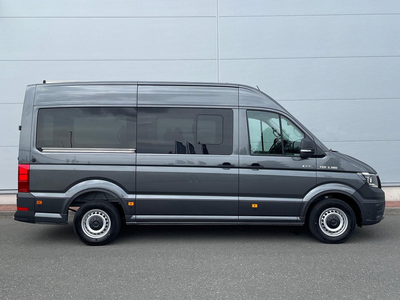 MAN TGE 3.180 Kombi L3H2 4x4 TEMPOMAT KAMERA 8-SITZE - Autó: 5 kép. MAN TGE 3.180 Kombi L3H2 4x4 TEMPOMAT KAMERA 8-SITZE - Autó: 5 kép.