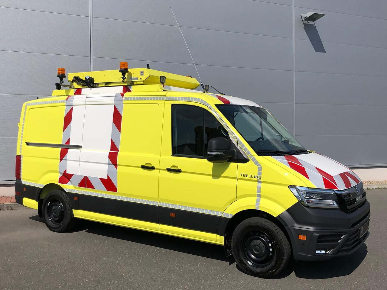 MAN TGE 3.180 L3H2 BF 4 BEGLEITFAHRZEUG ACC LED NAVI - Autó: 2 kép. MAN TGE 3.180 L3H2 BF 4 BEGLEITFAHRZEUG ACC LED NAVI - Autó: 2 kép.