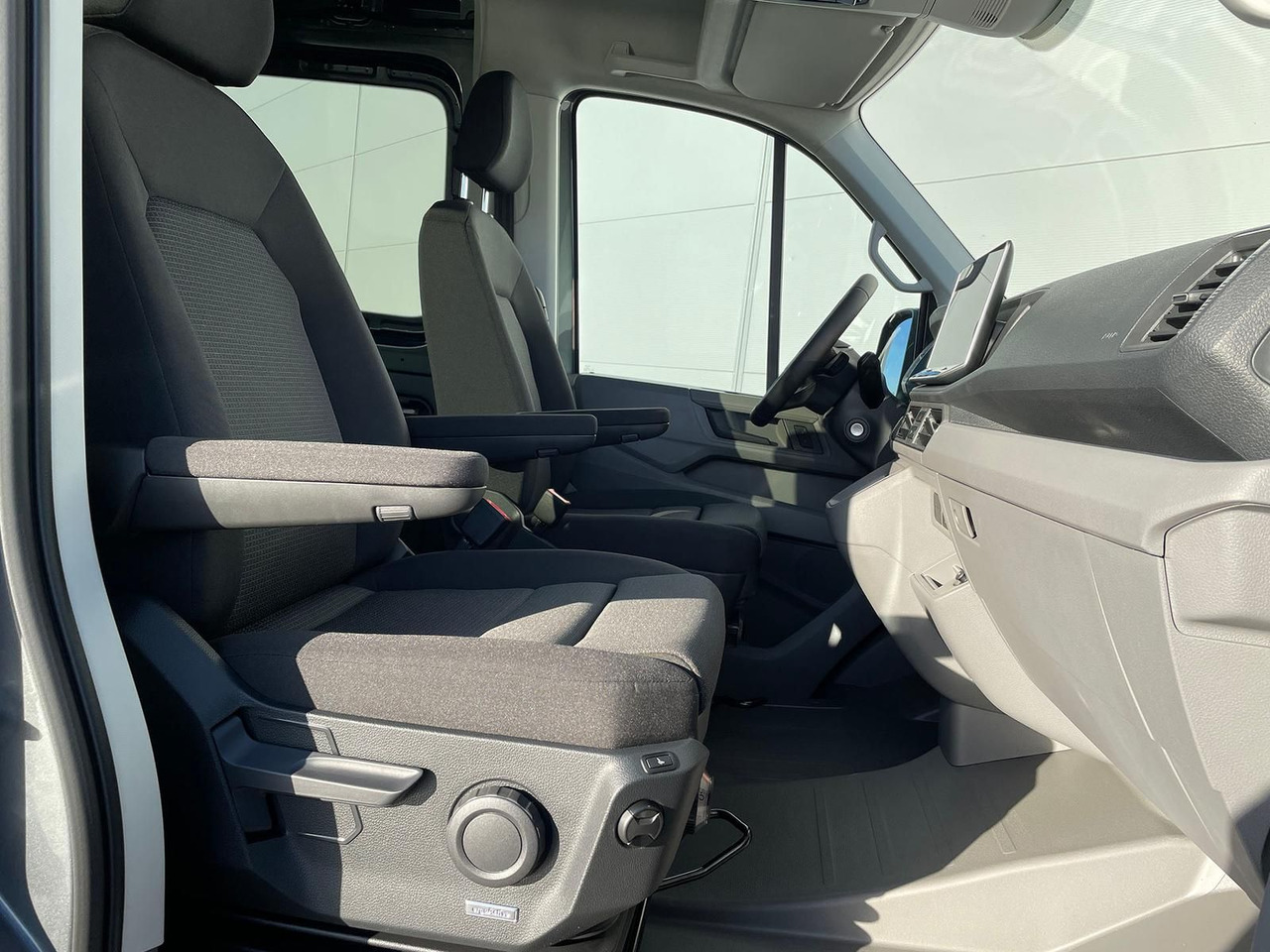 Furgon, Duplakabinos kisteherautó MAN TGE 3.180 L3H2 MIXTO 4x4 AUTOM ACC LED AHK DAB: 13 kép. Furgon, Duplakabinos kisteherautó MAN TGE 3.180 L3H2 MIXTO 4x4 AUTOM ACC LED AHK DAB: 13 kép.