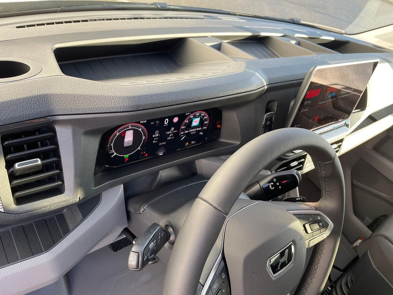 Furgon, Duplakabinos kisteherautó MAN TGE 3.180 L3H2 MIXTO 4x4 AUTOM ACC LED AHK DAB: 25 kép. Furgon, Duplakabinos kisteherautó MAN TGE 3.180 L3H2 MIXTO 4x4 AUTOM ACC LED AHK DAB: 25 kép.