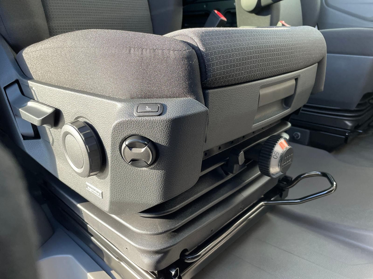 Furgon, Duplakabinos kisteherautó MAN TGE 3.180 L3H2 MIXTO 4x4 AUTOM ACC LED AHK DAB: 27 kép. Furgon, Duplakabinos kisteherautó MAN TGE 3.180 L3H2 MIXTO 4x4 AUTOM ACC LED AHK DAB: 27 kép.