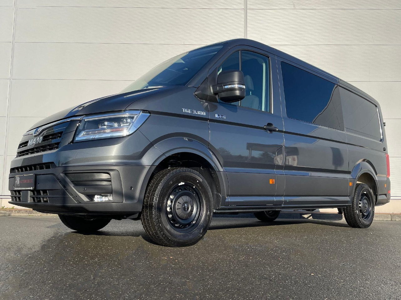 Furgon, Duplakabinos kisteherautó MAN TGE 3.180 L3H2 MIXTO 4x4 AUTOM ACC LED AHK DAB: 32 kép. Furgon, Duplakabinos kisteherautó MAN TGE 3.180 L3H2 MIXTO 4x4 AUTOM ACC LED AHK DAB: 32 kép.