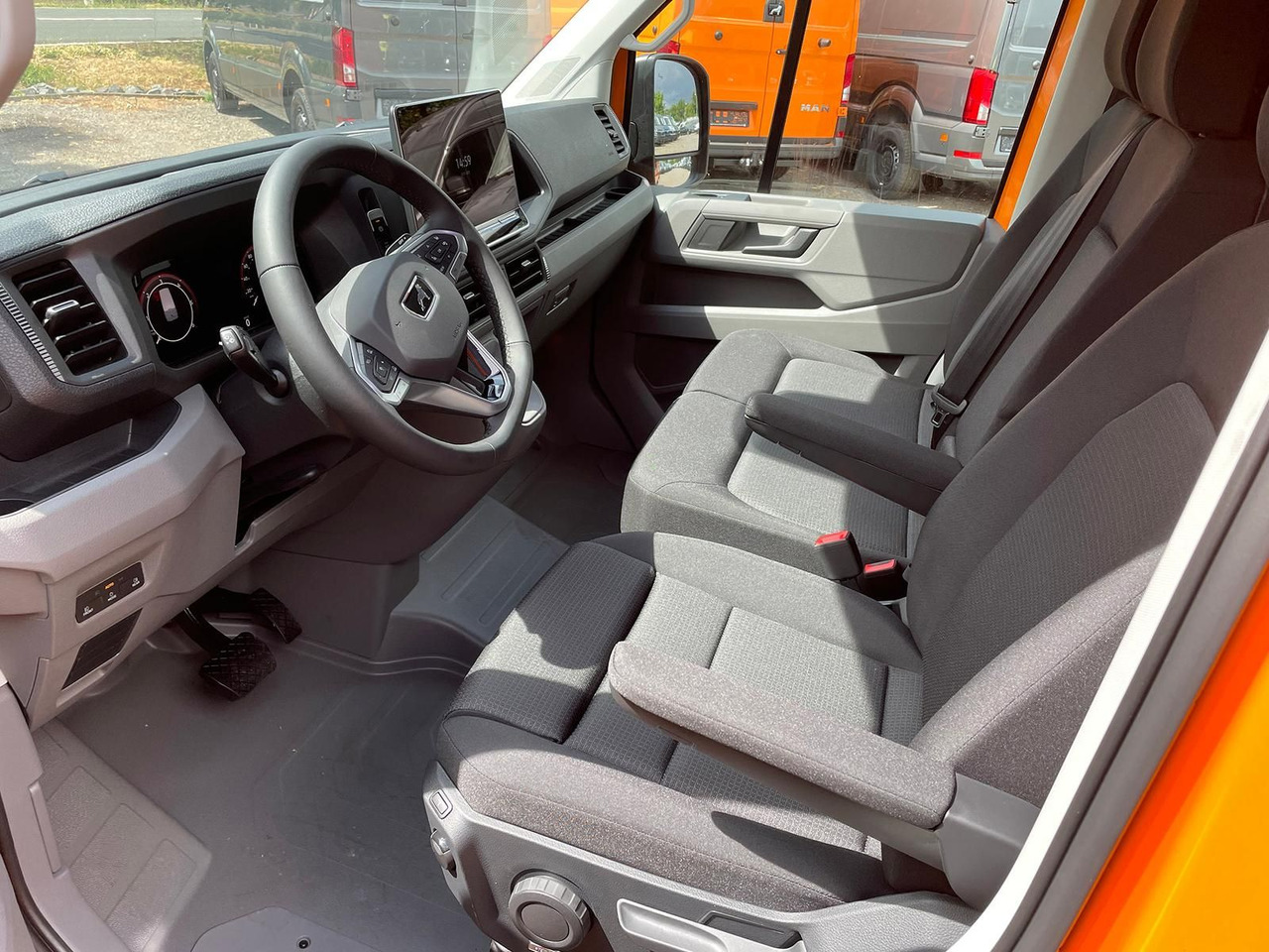 Autó MAN TGE 3.180 L3H3 Kasten STANDHZ ACC NAVI KAMERA: 25 kép.