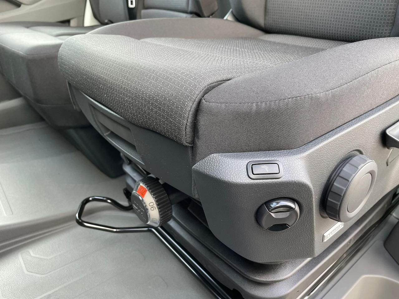 Autó MAN TGE 3.180 Pritsche DOKA LR KAMERA AHK SITZHZ: 24 kép.