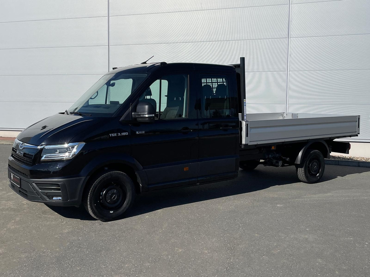 MAN TGE 3.180 Pritsche KIPPER DOKA LR 4x4 ACC LED - Billenőplatós kisteherautó, Duplakabinos kisteherautó: 1 kép. MAN TGE 3.180 Pritsche KIPPER DOKA LR 4x4 ACC LED - Billenőplatós kisteherautó, Duplakabinos kisteherautó: 1 kép.
