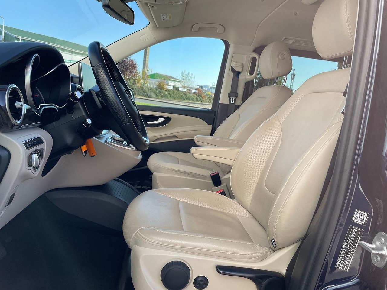 Új Kisbusz Mercedes-Benz V 250 d Avantgarde 360°KAMERA LED ALLRAD: 13 kép.