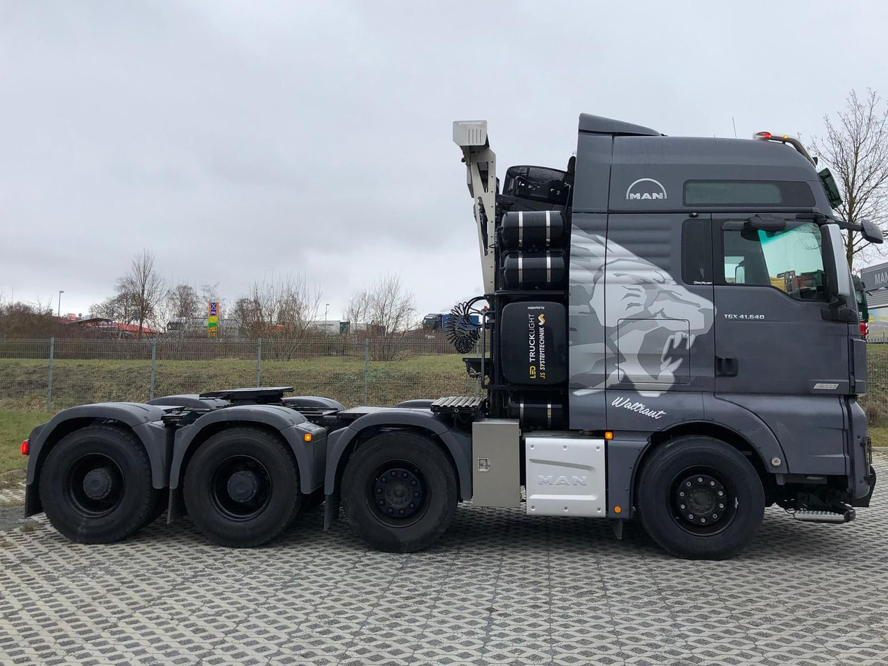 MAN TGX 41.640 8x4 Euro 6,Schwerlast 250t - Nyergesvontató: 5 kép. MAN TGX 41.640 8x4 Euro 6,Schwerlast 250t - Nyergesvontató: 5 kép.