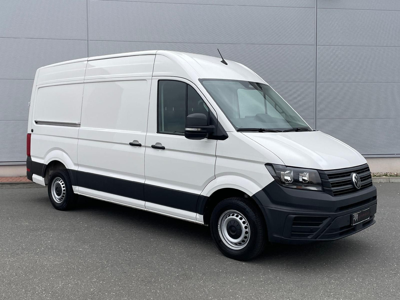 Volkswagen Crafter Kasten 35 L3H3 Autom. NAVI DAB PDC TEMP - Furgon: 2 kép. Volkswagen Crafter Kasten 35 L3H3 Autom. NAVI DAB PDC TEMP - Furgon: 2 kép.
