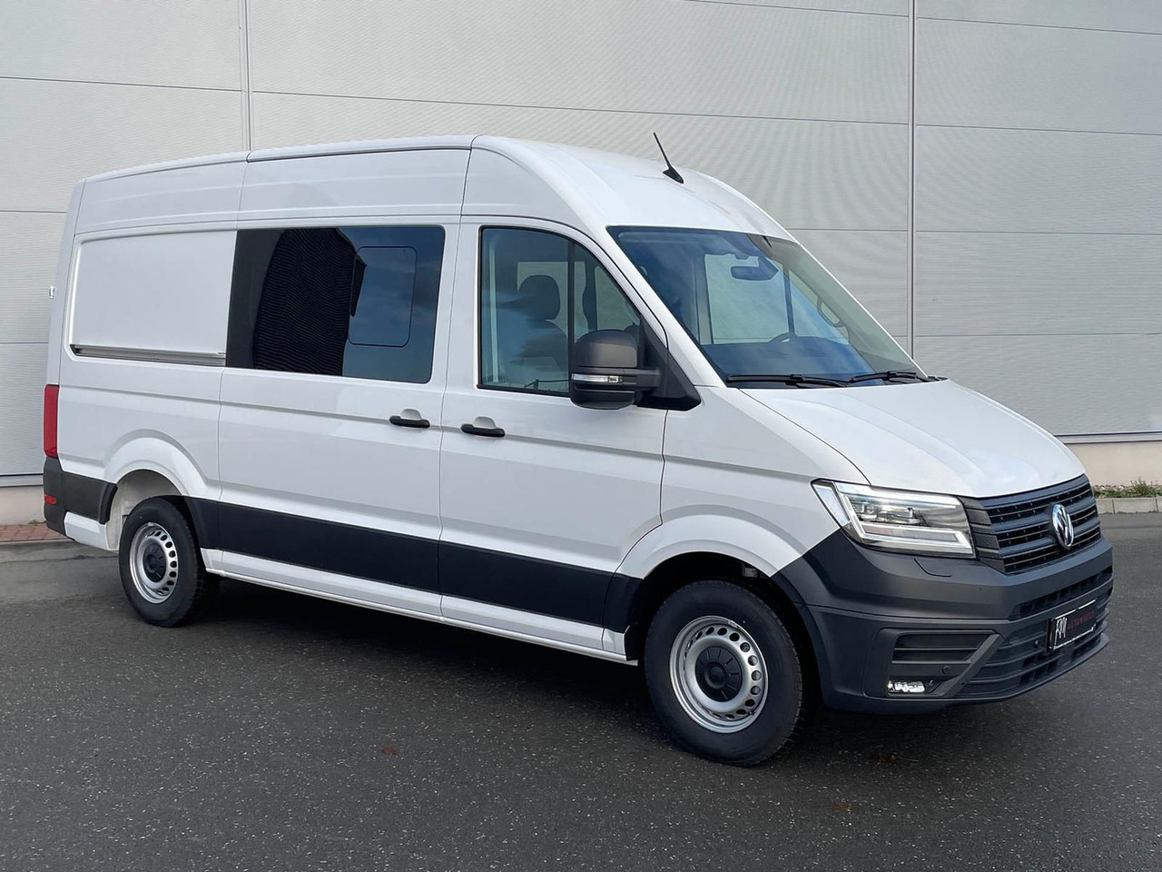 Volkswagen Crafter Kasten 35 L3H3 Autom. NAVI SITZHZ ACC - Kisbusz: 2 kép. Volkswagen Crafter Kasten 35 L3H3 Autom. NAVI SITZHZ ACC - Kisbusz: 2 kép.