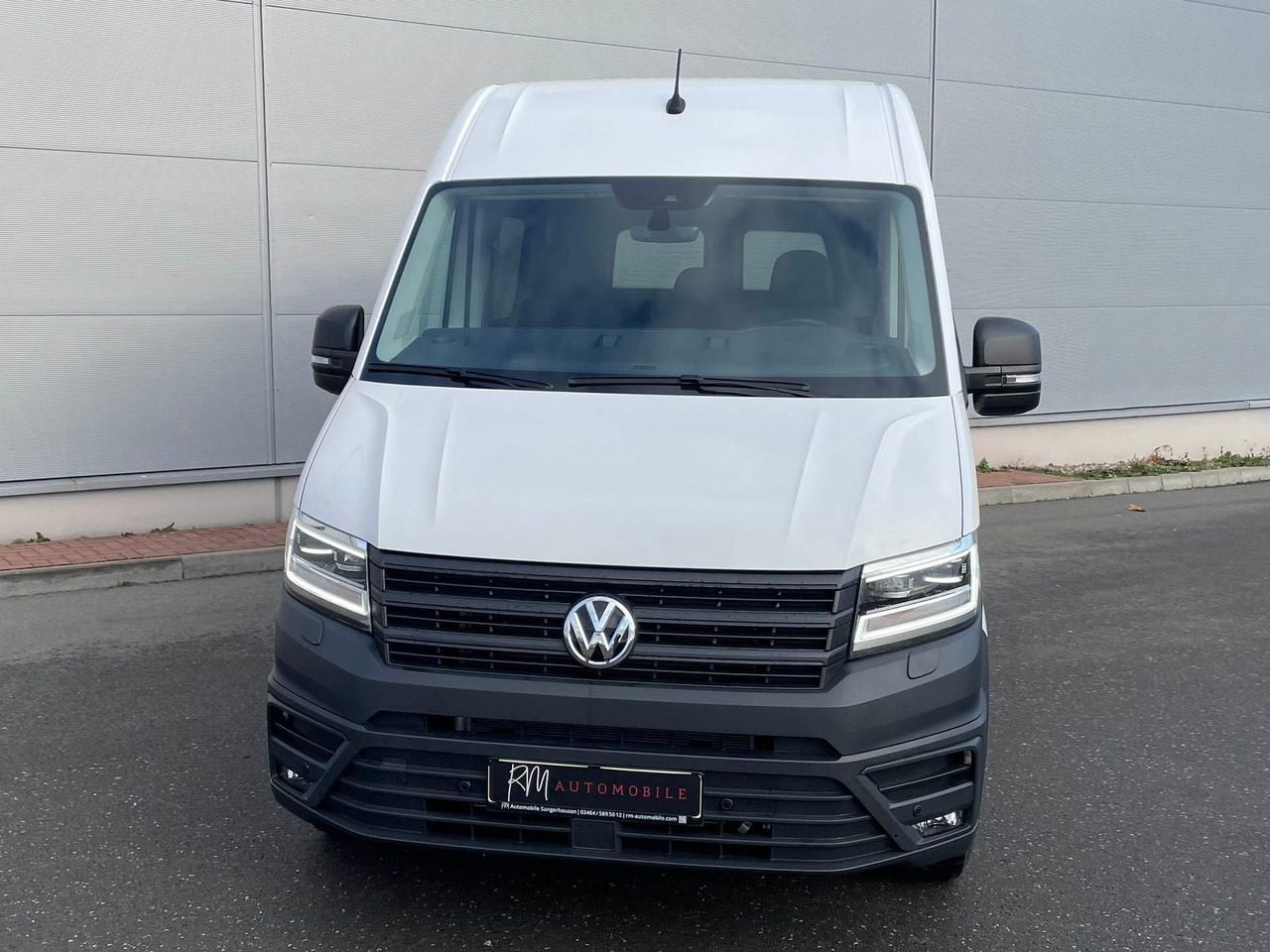 Volkswagen Crafter Kasten 35 L3H3 Autom. NAVI SITZHZ ACC - Kisbusz: 3 kép. Volkswagen Crafter Kasten 35 L3H3 Autom. NAVI SITZHZ ACC - Kisbusz: 3 kép.