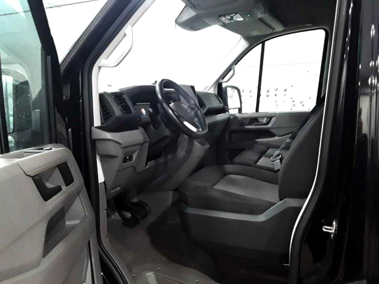 Volkswagen Crafter Kasten 35 L3H3 NAVI KLIMA DAB PDC - Kisbusz: 3 kép. Volkswagen Crafter Kasten 35 L3H3 NAVI KLIMA DAB PDC - Kisbusz: 3 kép.