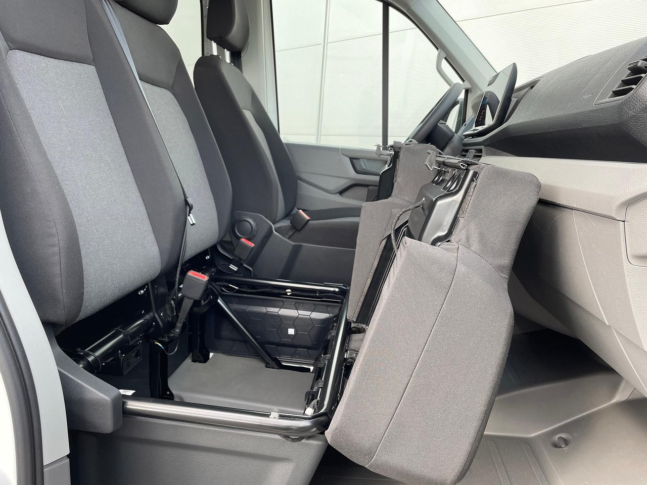 Furgon, Duplakabinos kisteherautó Volkswagen Crafter MIXTO 35 L4H3 KAMERA KLIMA SITZHZ DAB: 24 kép.