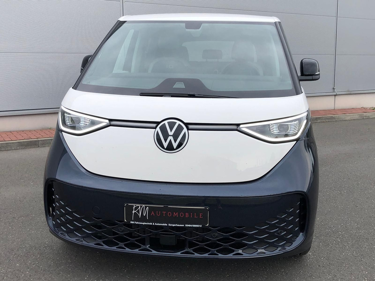 Volkswagen ID. Buzz 150 kW Pro AHK ACC MATRIX LED KEYLESS - Kisbusz, Elektromos kisteherautó: 4 kép. Volkswagen ID. Buzz 150 kW Pro AHK ACC MATRIX LED KEYLESS - Kisbusz, Elektromos kisteherautó: 4 kép.
