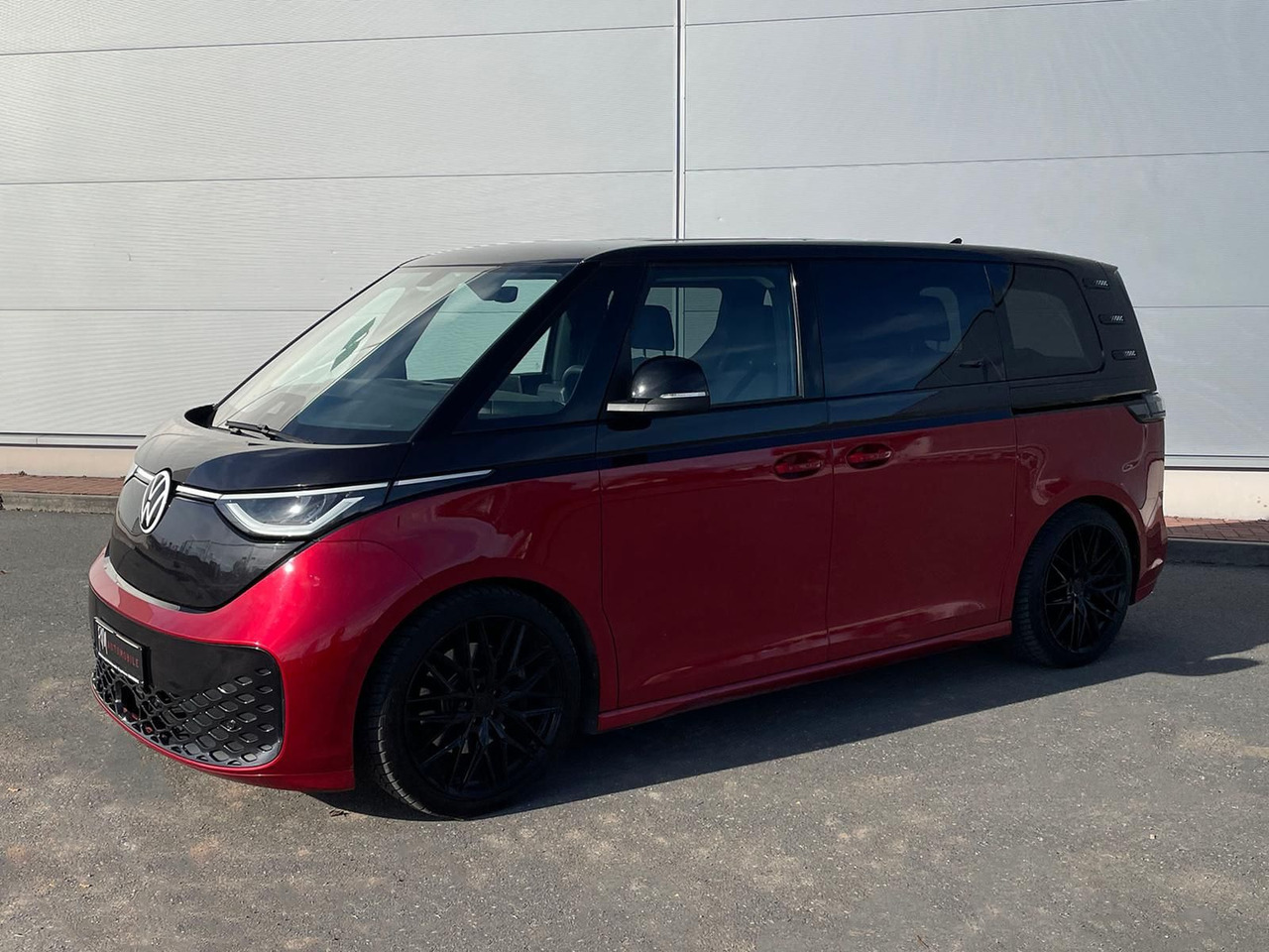 Volkswagen ID.Buzz KW Fahrwerk LM Felgen KLIMA PDC ACC DAB - Kisbusz, Elektromos kisteherautó: 2 kép. Volkswagen ID.Buzz KW Fahrwerk LM Felgen KLIMA PDC ACC DAB - Kisbusz, Elektromos kisteherautó: 2 kép.