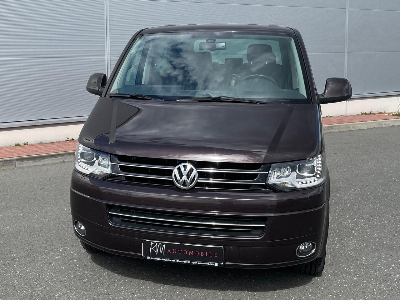 Volkswagen T5 Multivan Highline 4M LEDER AHK MFL - Kisbusz: 4 kép. Volkswagen T5 Multivan Highline 4M LEDER AHK MFL - Kisbusz: 4 kép.