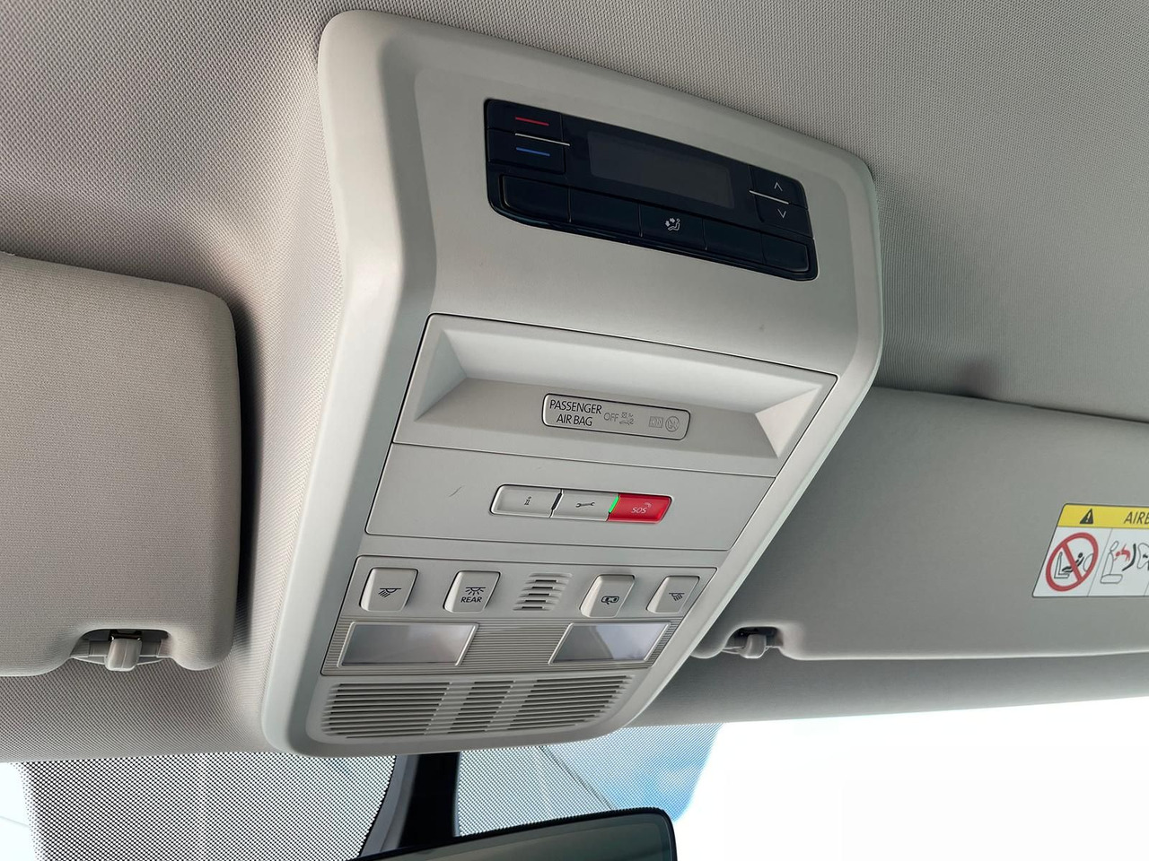 Új Kisbusz Volkswagen T6.1 Caravelle Comfortline NAV LED TEMP DAB PDC: 32 kép.