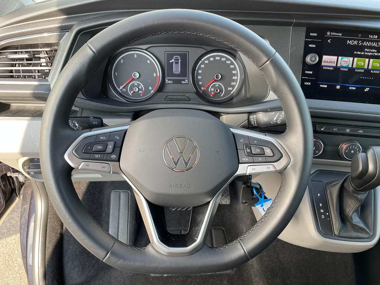 Új Kisbusz Volkswagen T6.1 Caravelle Comfortline NAV LED TEMP DAB PDC: 18 kép.