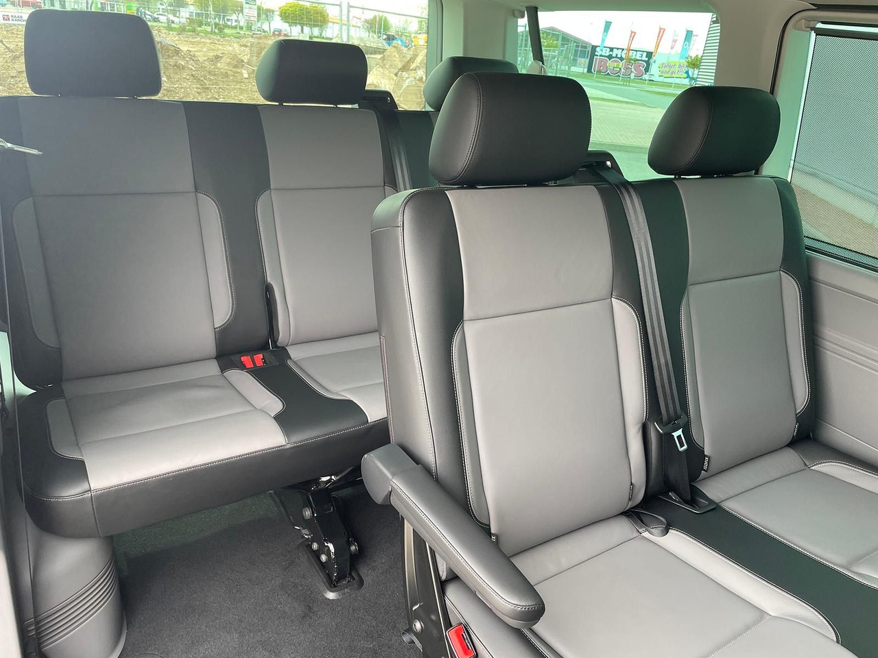 Kisbusz Volkswagen T6.1 Caravelle Highline STANDHZ NAVI LEDER PDC: 15 kép.