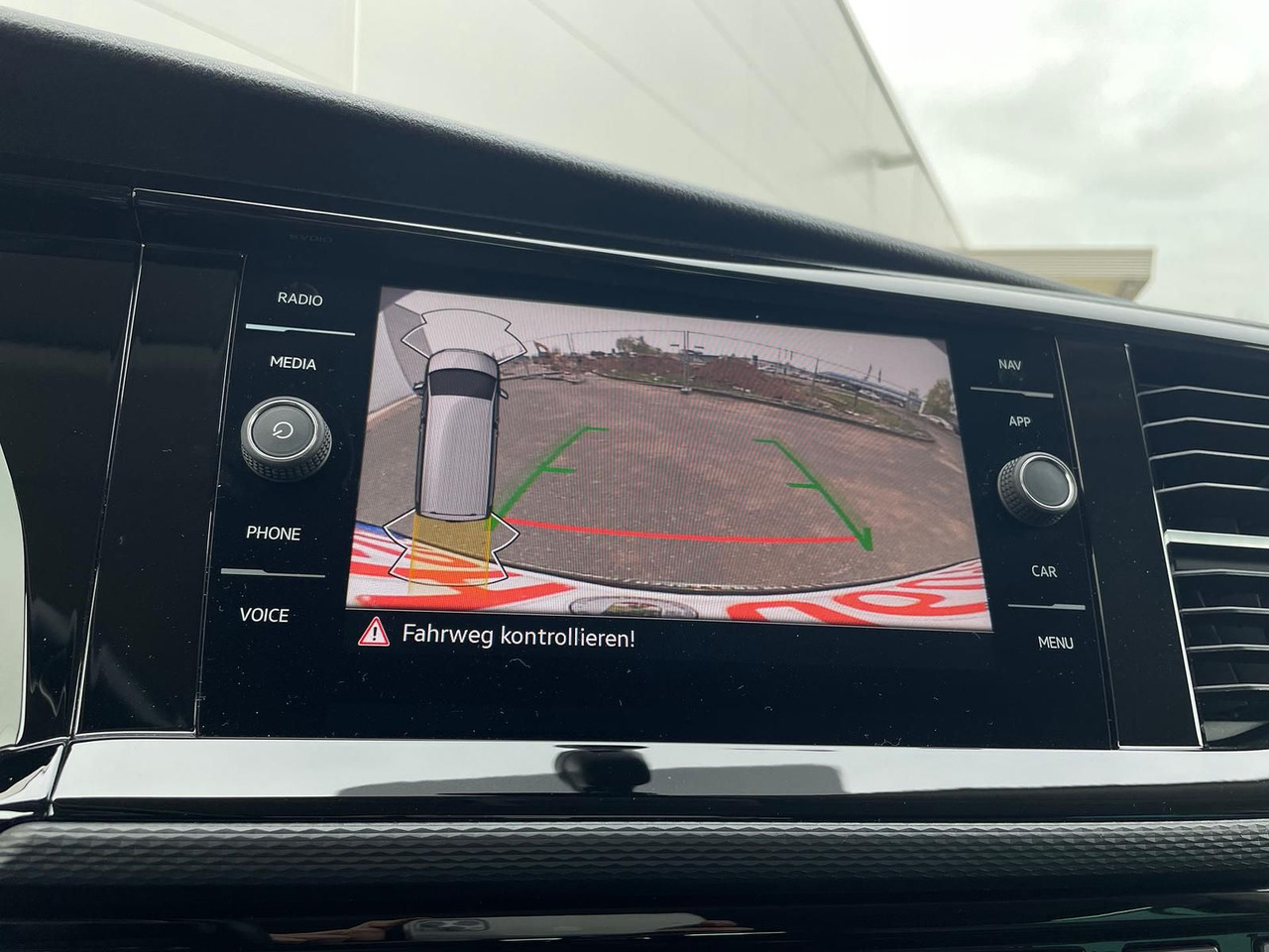 Kisbusz Volkswagen T6.1 Caravelle Highline STANDHZ NAVI LEDER PDC: 18 kép.