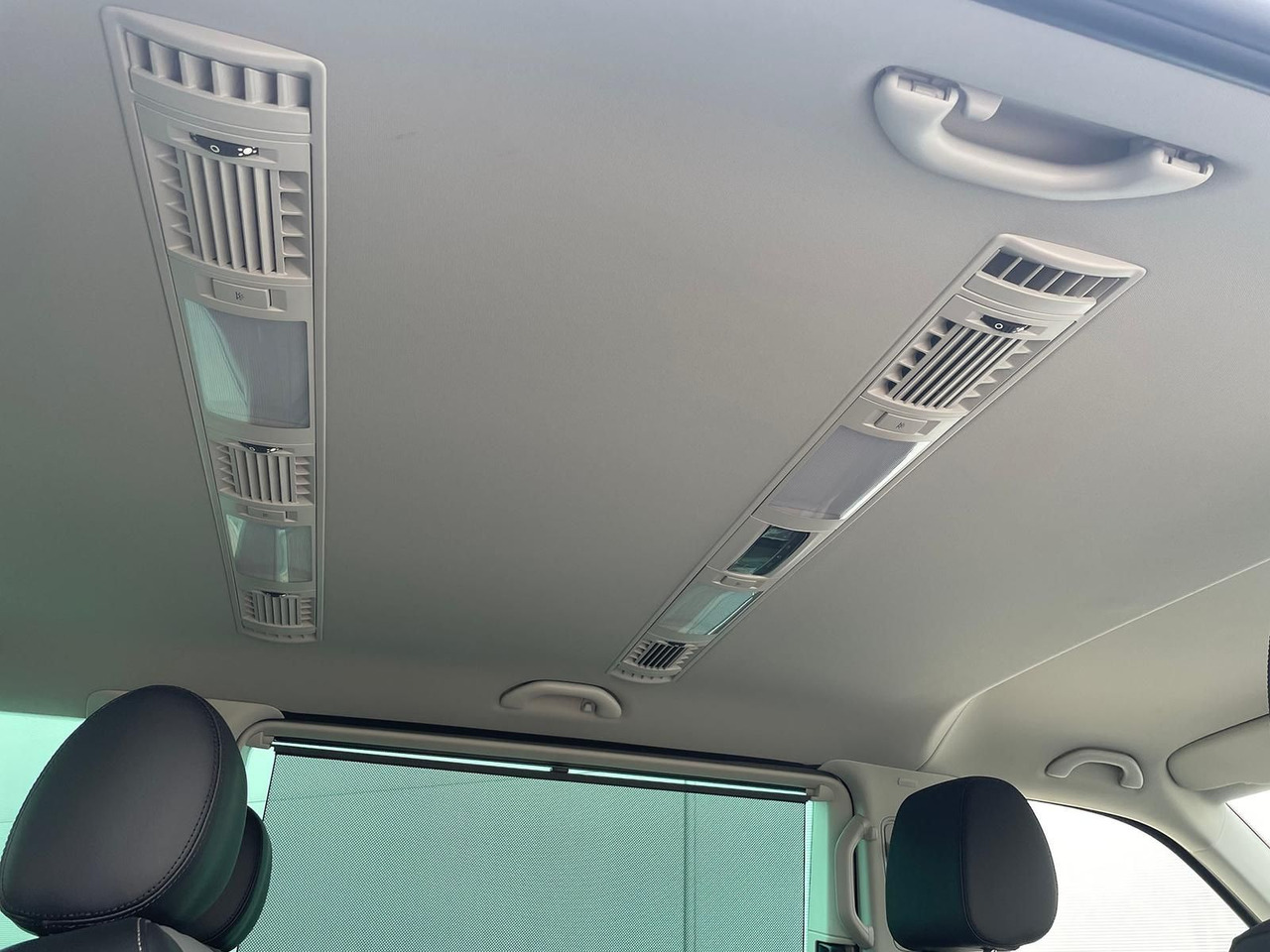 Kisbusz Volkswagen T6.1 Caravelle Highline STANDHZ NAVI LEDER PDC: 24 kép.