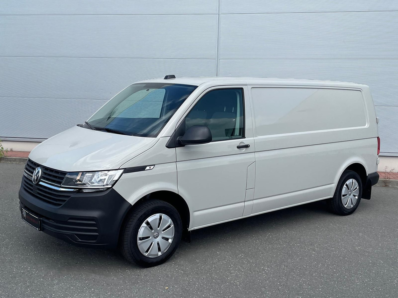 Volkswagen T6.1 Transporter Kasten LR TEMPOMAT KAMERA KLIMA - Kisbusz: 1 kép. Volkswagen T6.1 Transporter Kasten LR TEMPOMAT KAMERA KLIMA - Kisbusz: 1 kép.