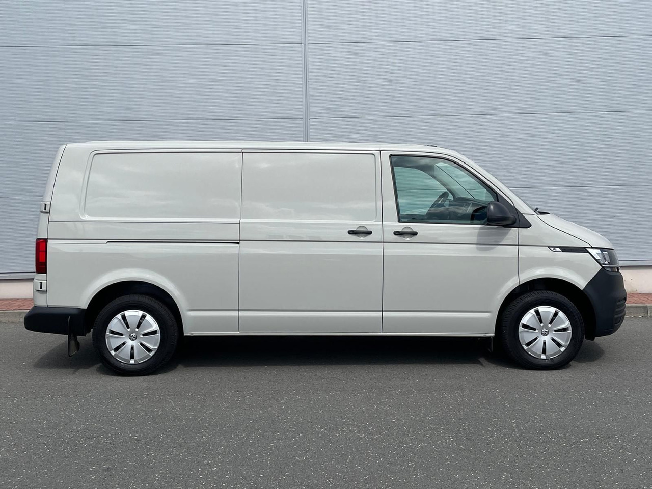 Volkswagen T6.1 Transporter Kasten LR TEMPOMAT KAMERA KLIMA - Kisbusz: 5 kép. Volkswagen T6.1 Transporter Kasten LR TEMPOMAT KAMERA KLIMA - Kisbusz: 5 kép.