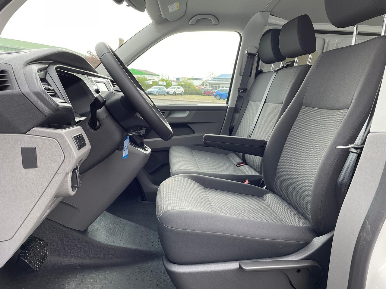 Új Furgon Volkswagen T6.1 Transporter Kasten lang 4M MFL LED TEMPOMAT: 25 kép.