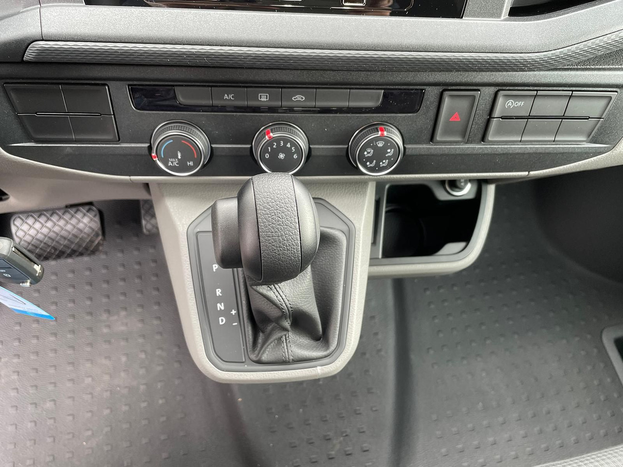 Új Furgon Volkswagen T6.1 Transporter Kasten lang 4M MFL LED TEMPOMAT: 17 kép.