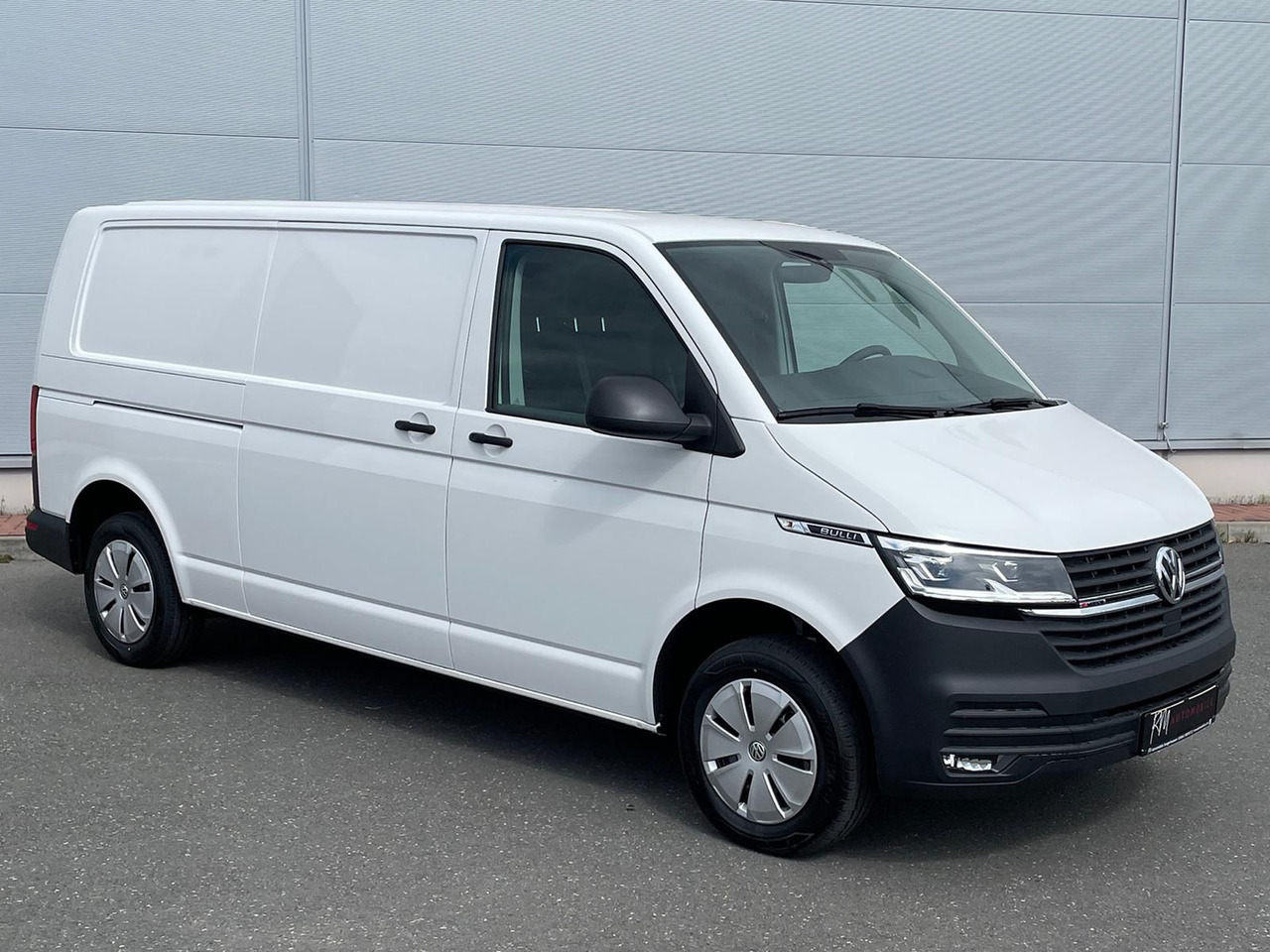 Volkswagen T6.1 Transporter Kasten lang 4M MFL LED TEMPOMAT - Furgon: 2 kép. Volkswagen T6.1 Transporter Kasten lang 4M MFL LED TEMPOMAT - Furgon: 2 kép.