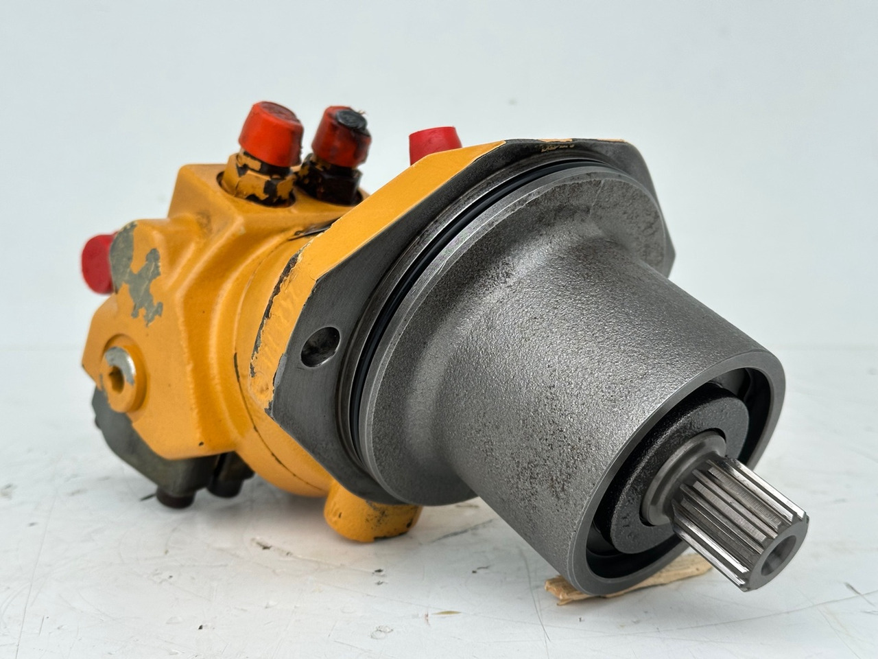 LIEBHERR Konstantmotor mit ID-Nr.5008984-ID-Nr.5007150 – Hydromatik Rexroth Axialkolbenmotor mit Nr.2000349 Typ:A2FE23/61W-NAL191. A308,A310,A312,A900ZW,R308,R310,R312,LOS914,R914,R916. #4064579.DK# - Hidraulikus motor - Kotrógép: 2 kép. LIEBHERR Konstantmotor mit ID-Nr.5008984-ID-Nr.5007150 – Hydromatik Rexroth Axialkolbenmotor mit Nr.2000349 Typ:A2FE23/61W-NAL191. A308,A310,A312,A900ZW,R308,R310,R312,LOS914,R914,R916. #4064579.DK# - Hidraulikus motor - Kotrógép: 2 kép.