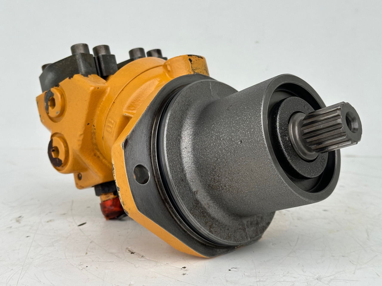 LIEBHERR Konstantmotor mit ID-Nr.5008984-ID-Nr.5007150 – Hydromatik Rexroth Axialkolbenmotor mit Nr.2000349 Typ:A2FE23/61W-NAL191. A308,A310,A312,A900ZW,R308,R310,R312,LOS914,R914,R916. #4064579.DK# - Hidraulikus motor - Kotrógép: 3 kép. LIEBHERR Konstantmotor mit ID-Nr.5008984-ID-Nr.5007150 – Hydromatik Rexroth Axialkolbenmotor mit Nr.2000349 Typ:A2FE23/61W-NAL191. A308,A310,A312,A900ZW,R308,R310,R312,LOS914,R914,R916. #4064579.DK# - Hidraulikus motor - Kotrógép: 3 kép.